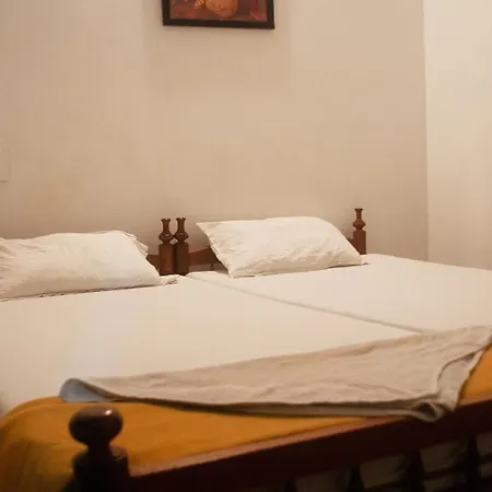Heather Home Stay Kochi Exterior photo
