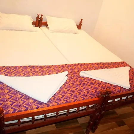 Heather Home Stay Kochi Exterior photo